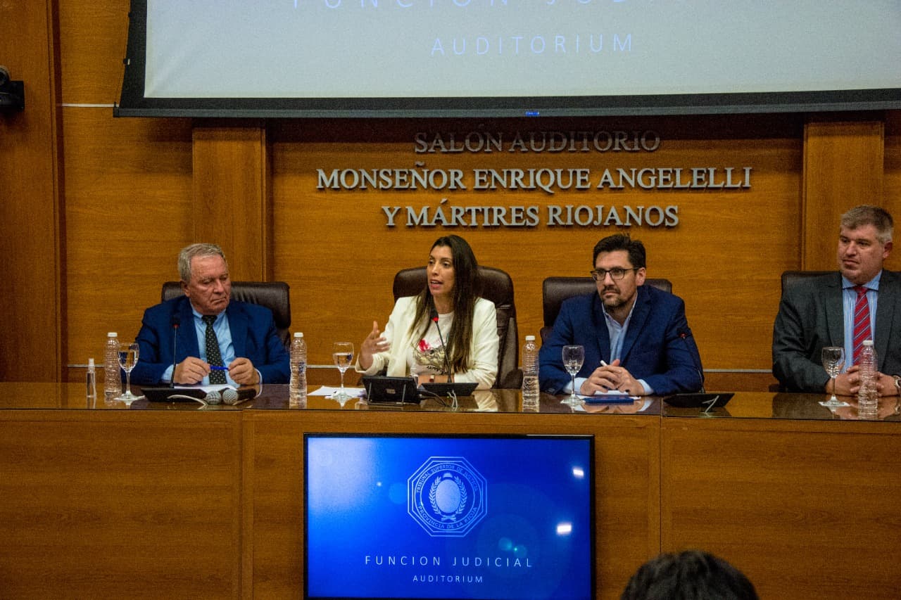 Florencia López dio apertura al Congreso anual del Instituto Iberoamericano de Derecho Marítimo Florencia López dio apertura al Congreso anual del Instituto Iberoamericano de Derecho Marítimo