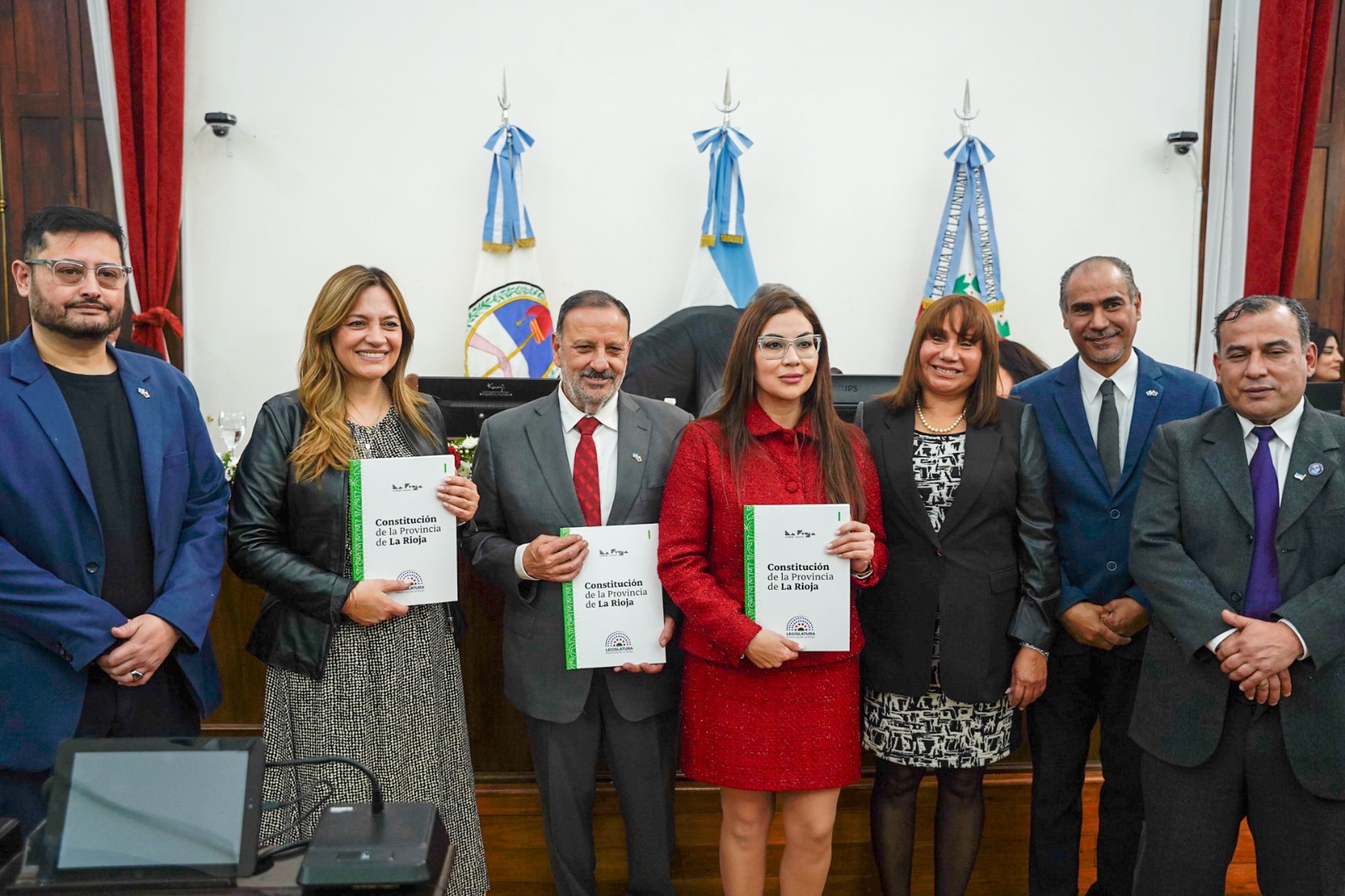 Quintela jura la reforma constitucional de La Rioja con Kicillof como invitado