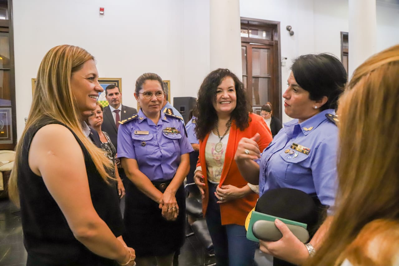 Se realizó el Conversatorio “Sosteniendo la Esperanza”, junto a mujeres de la Policía de la Provincia