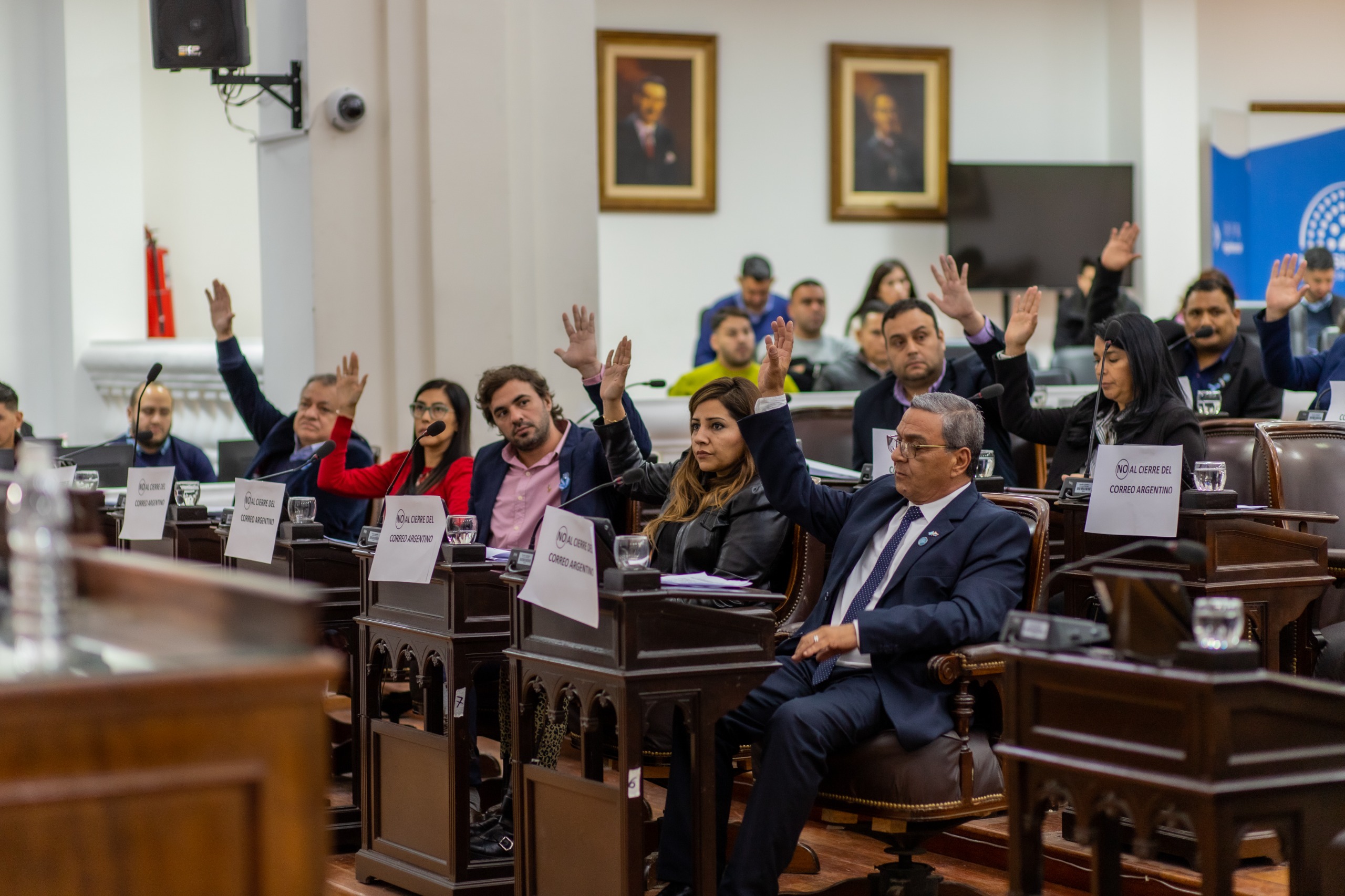 En defensa de los trabajadores y el desarrollo del interior provincial, la Legislatura repudió el cierre de Correo Argentino