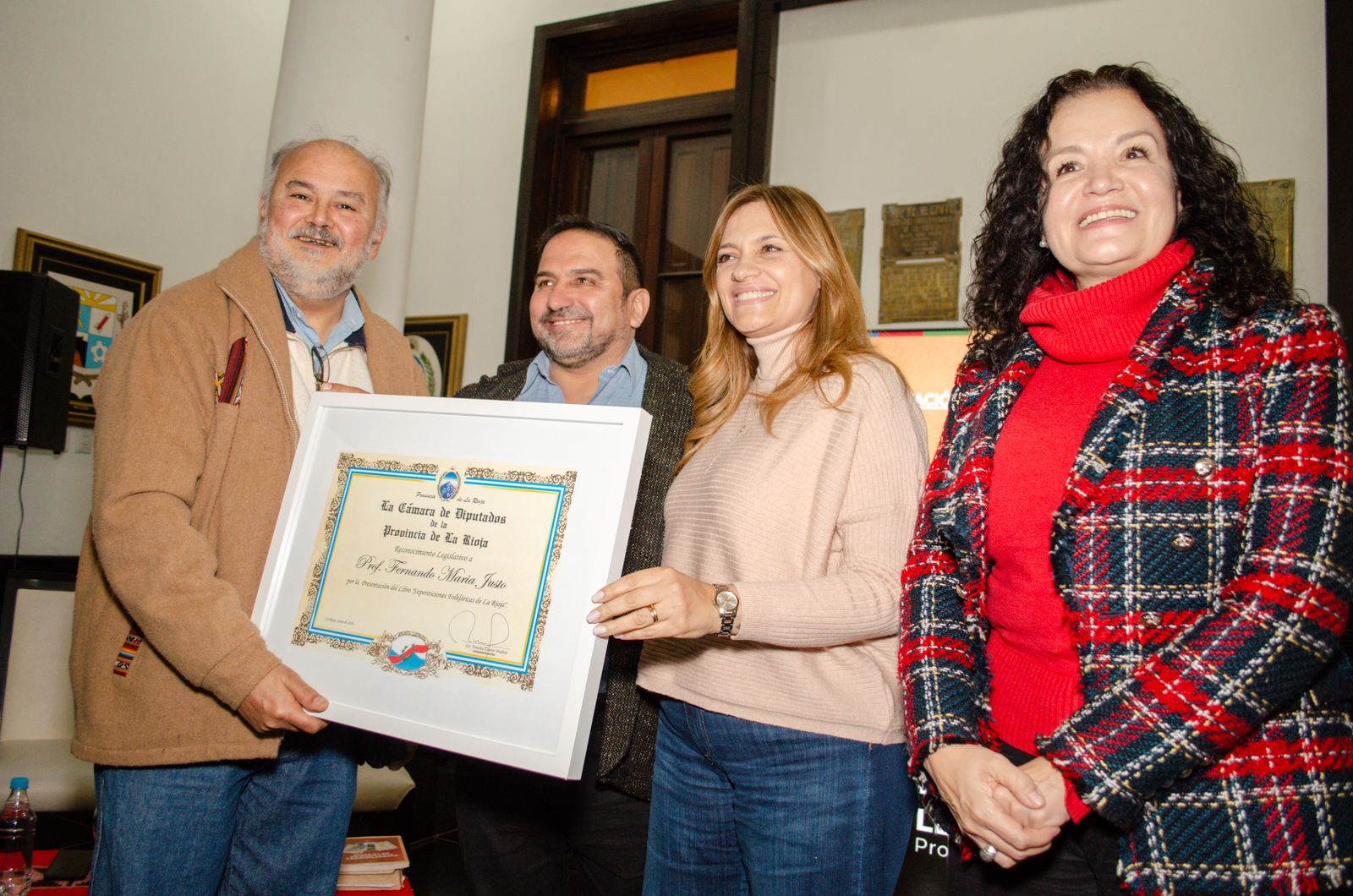 En la Legislatura se presentó el libro “Supersticiones Folklóricas de La Rioja”