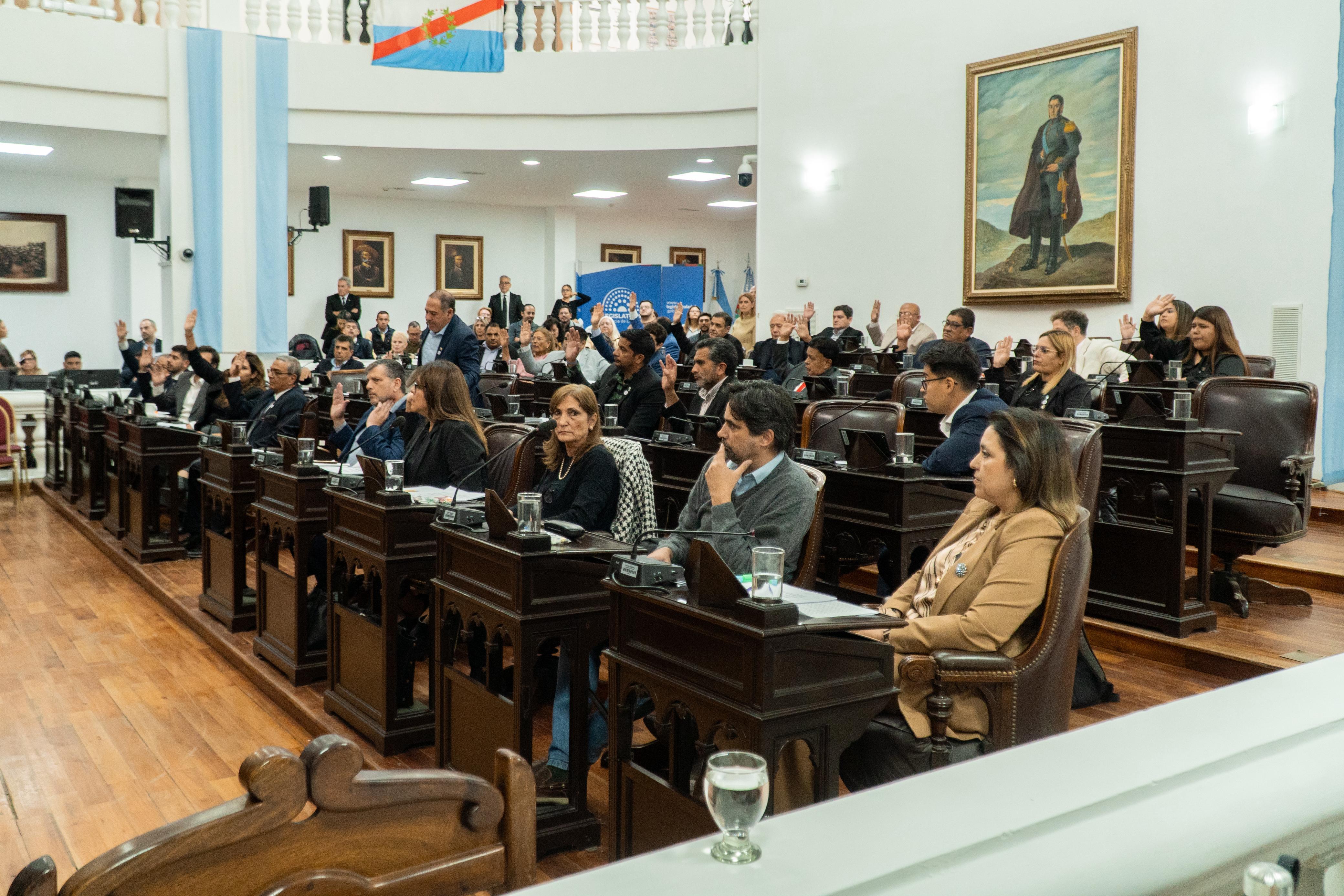 Integración institucional, rechazo al cierre del Tesoro Regional y cuestión de privilegio en la Cámara de Diputados