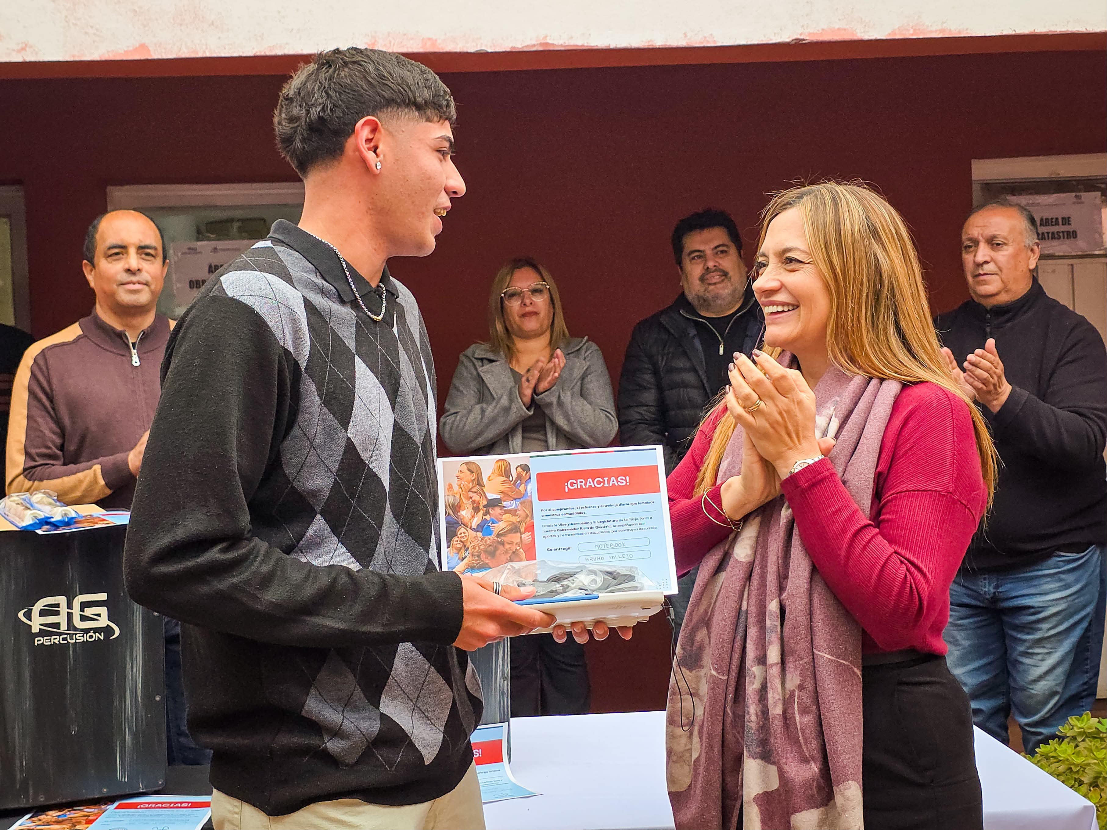 Tere Madera fortalece el trabajo emprendedor e impulsa el sueño de nuestros jóvenes